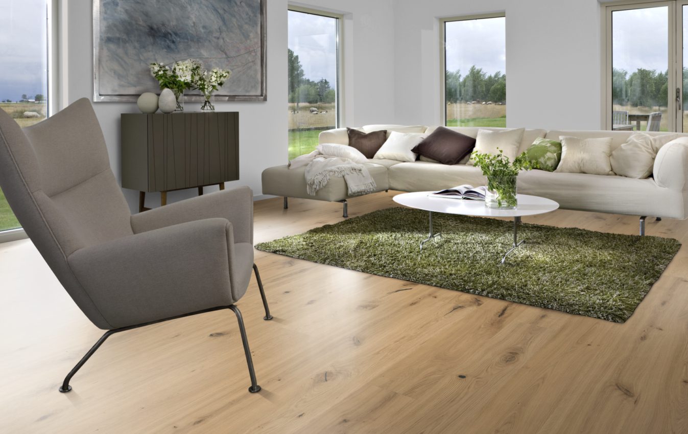 Паркетная доска Kahrs Смоланд Дуб Клинта Klinta 151NCSEK07KW240 Dynamic 2420×187×15 фото в интерьере